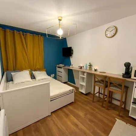 Le Colonel Yourhosthelper Appartement *